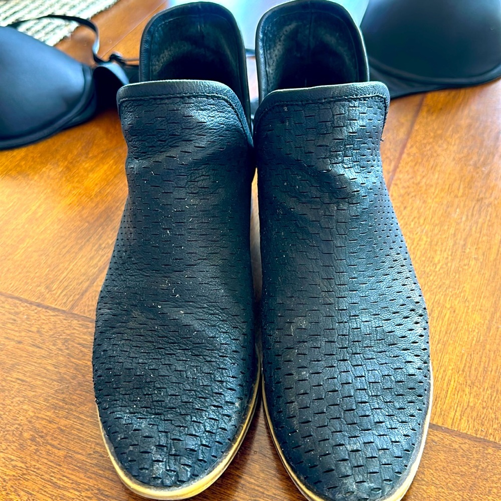 Bailey Lucky Brand Black bootie 6.5